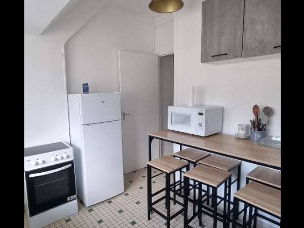 Colocation / Appartement 4 pièces de 86 m², Caen, Rue de Bernières / Photo 2