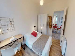 Piso compartido / 11 rooms apartment · 220 m², Asnières-sur-Seine, Avenue Sainte-Anne