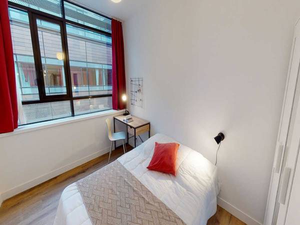 Colocation / Appartement 11 pièces de 220 m², Asnières-sur-Seine, Avenue Sainte-Anne / Photo 2
