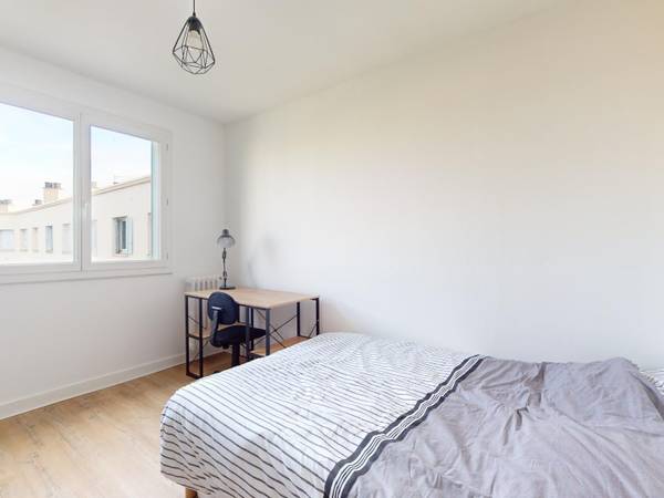 Colocation / Appartement 5 pièces de 89 m², Toulouse, Avenue Léon Blum / Photo 2