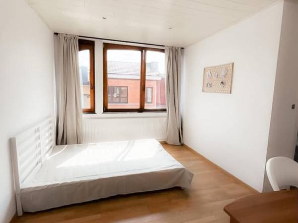 Colocation / Maison 7 pièces de 170 m², Liège, Rue du Puits / Photo 2