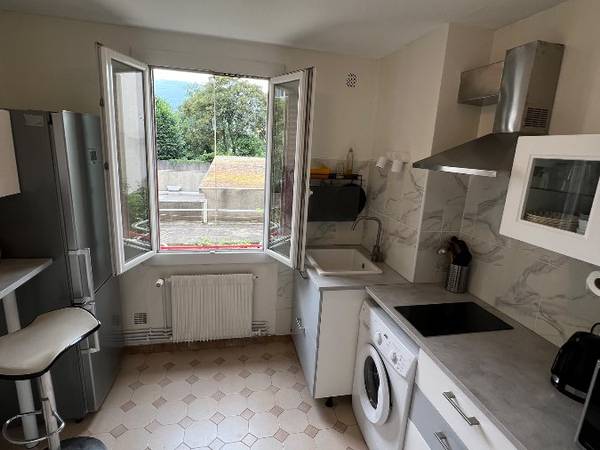 Colocation / Appartement 4 pièces de 67 m², Grenoble, Rue André Rivoire / Photo 2
