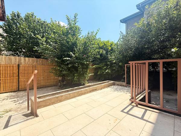 Location / Maison 4 pièces de 60 m², Villeurbanne, Rue Clos Poncet / Photo 2