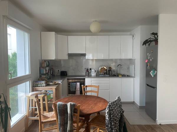Colocation / Appartement 4 pièces de 81 m², Les Lilas, Rue de Paris / Photo 2