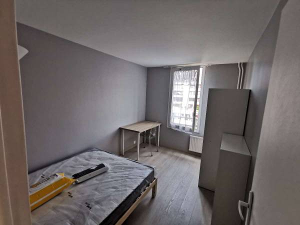 Colocation / Appartement 4 pièces de 86 m², Champs-sur-Marne, Place du Bois de Grâce / Photo 2