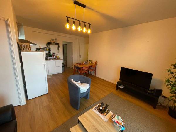 Colocation / Appartement 5 pièces de 84 m², Pontoise, Rue de Gisors / Photo 2