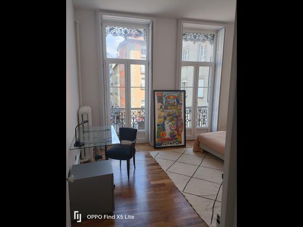Chambre chez l'habitant / Appartement 5 pièces de 180 m², Grenoble, Place aux Herbes / Photo 6