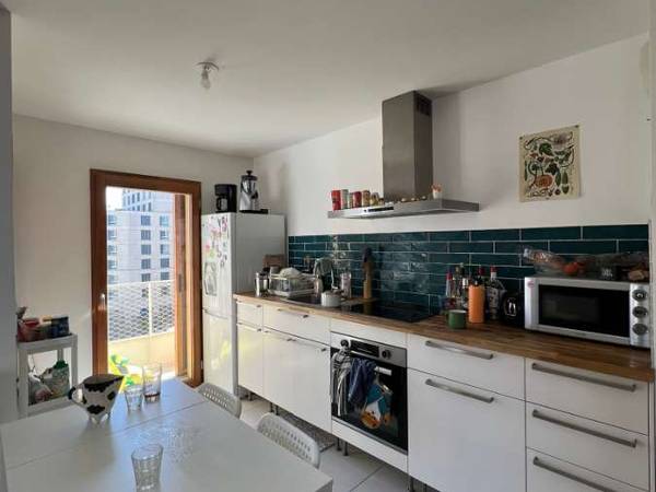 Colocation / Appartement 3 pièces de 60 m², Paris, Rue Eva Kotchever / Photo 2