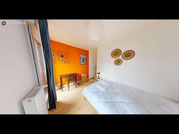 Colocation / Appartement 5 pièces de 85 m², Montreuil, Rue du Sergent Bobillot / Photo 2