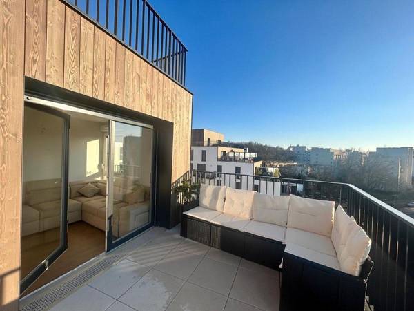 Colocation / Immeuble 6 pièces de 97 m², Noisy-le-Grand, Rue des Verts Bâtons / Photo 2