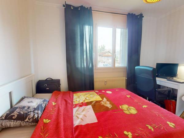 Colocation / Appartement 6 pièces de 89 m², Bron, Rue Pétetin / Photo 2