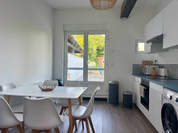 Colocation / Maison 6 pièces de 110 m², Neupré, Rue des Poètes / Photo 2