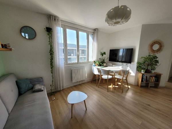 Colocation / Appartement 4 pièces de 57 m², Villeurbanne, Avenue Roger Salengro / Photo 2