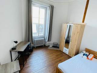 Flatsharing / 10-bedroom flat · 197 m², Bourges, Place Planchat