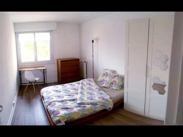 Colocation / Appartement 4 pièces de 65 m², Évry, Rue Alphonse Daudet / Photo 4