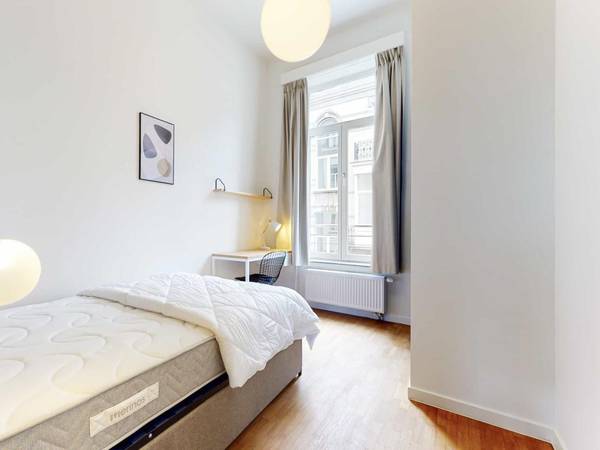 Colocation / Appartement 6 pièces de 86 m², Bruxelles, Rue Stevin 21 / Photo 4