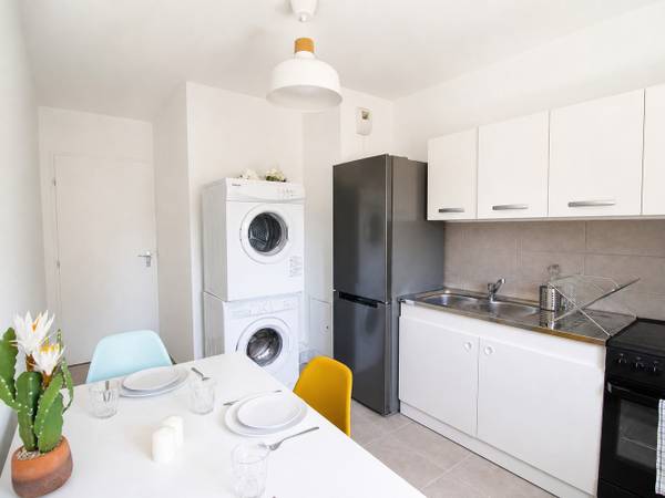 Colocation / Appartement 4 pièces de 79 m², Grenoble, Rue Ampère / Photo 2