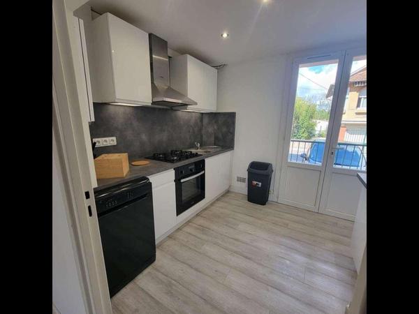Colocation / Appartement 5 pièces de 70 m², Montauban, Rue Lamoricière / Photo 2