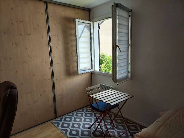 Homestay / 3-bedroom house · 70 m², Bry-sur-Marne, Rue des Cottages / Photo 3