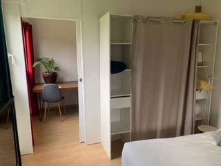 Room in a live-in landlord's home / 1 room apartment, Ferney-Voltaire