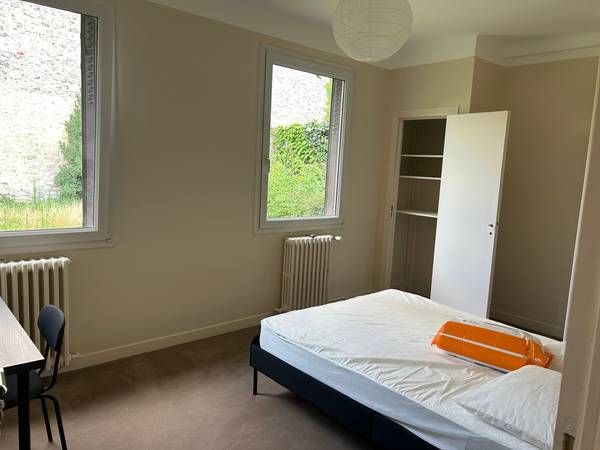 Colocation / Maison 9 pièces de 185 m², Saint-Ouen-sur-Seine, Rue Amilcar Cipriani / Photo 12