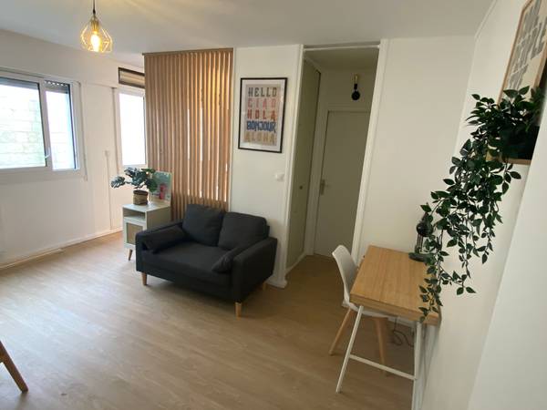 Location / Appartement 1 pièce de 33 m², Bordeaux, Rue Villedieu / Photo 2