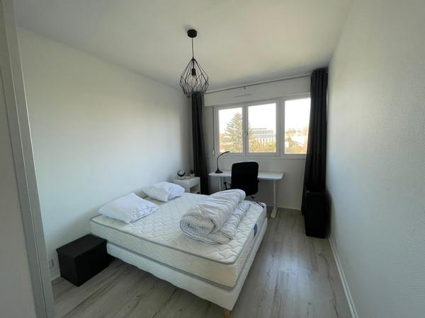 Colocation / Appartement 5 pièces de 97 m², Villeurbanne, Rue de l'Espoir / Photo 2