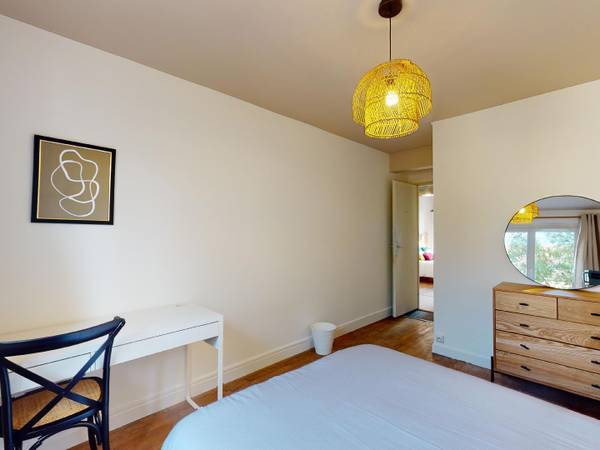 Colocation / Appartement 5 pièces de 81 m², Dijon, Rue d'Auxonne / Photo 2