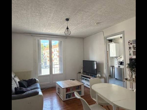 Colocation / Appartement 4 pièces de 64 m², Grenoble, Boulevard Général Gallieni / Photo 2