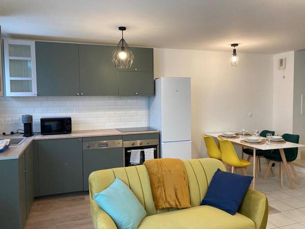 Colocation / Duplex 4 pièces de 80 m², Cergy, Boulevard d'Erkrath / Photo 2