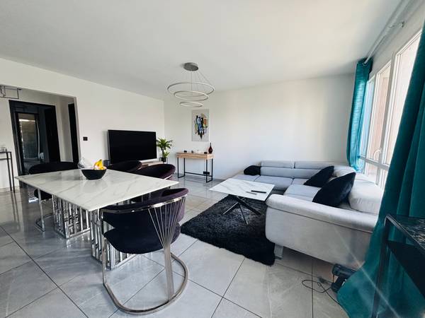 Colocation / Appartement 4 pièces de 78 m², Marseille, Rue Chalusset / Photo 2