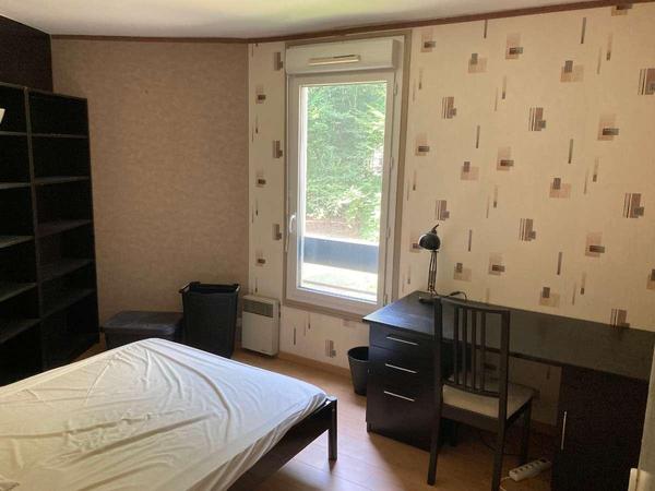 Colocation / Appartement 4 pièces de 81 m², Montigny-le-Bretonneux, Allée des Boutons d'Or / Photo 6