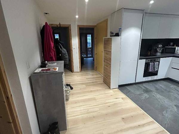 Colocation / Appartement 4 pièces de 100 m², Val-d'Illiez, Route de Champéry / Photo 2