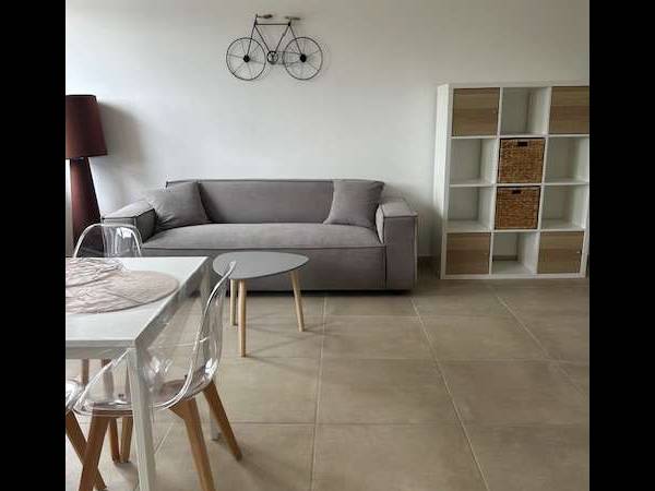 Colocation / Appartement 7 pièces de 114 m², Vaulx-en-Velin, Rue de la République / Photo 2