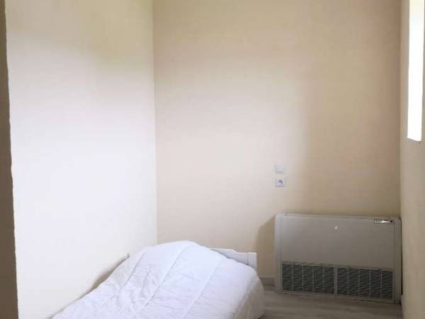 Location / Appartement 4 pièces de 75 m², Gleizé, Route des Bruyeres / Photo 2