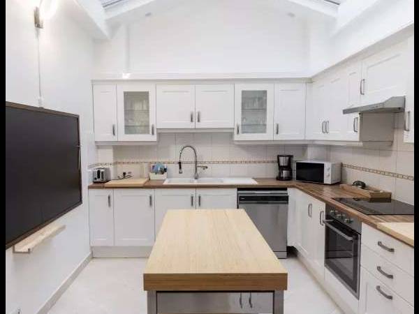 Coliving / Maison 10 pièces de 263 m², La Garenne-Colombes, Avenue Foch / Photo 2