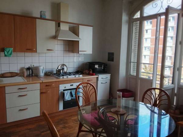 Colocation / Appartement 5 pièces de 80 m², Dijon, Rue Sambin / Photo 2