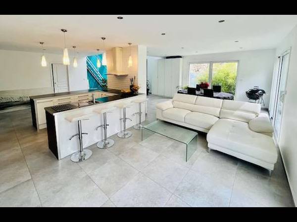 Colocation / Maison 10 pièces de 271 m², Eaubonne, Rue de Montmorency / Photo 2