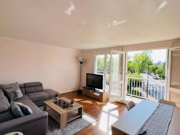 Colocation / Appartement 8 pièces de 113 m², Montigny-le-Bretonneux, Rue des Blés d'Or / Photo 6