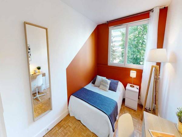 Colocation / Appartement 4 pièces de 90 m², Courbevoie, Square Henri Regnault / Photo 2
