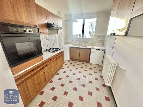 Location / Appartement 4 pièces de 83 m², Villeurbanne, Rue Frédéric Fays / Photo 2