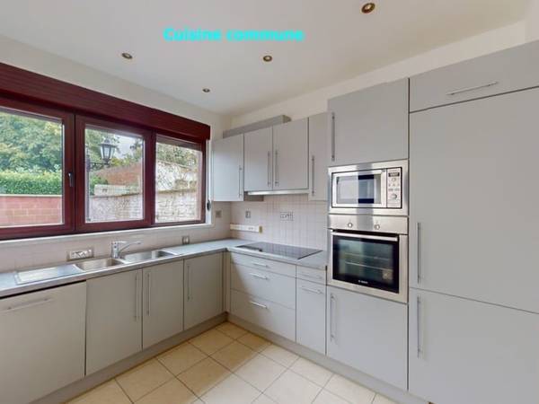 Colocation / Résidence 10 pièces de 199 m², Charleroi, Rue Victor Baux / Photo 7