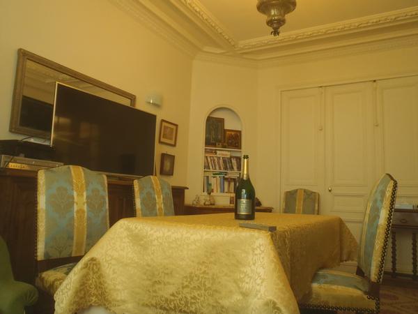 Colocation / Appartement 5 pièces de 116 m², Paris, Rue François Bonvin / Photo 2