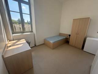 Location / 1 room residence · 18 m², Lyon, 81 Rue Jacques-Louis Hénon