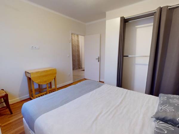Colocation / Maison 5 pièces de 80 m², Vénissieux, Rue Président Salvador Allende / Photo 2