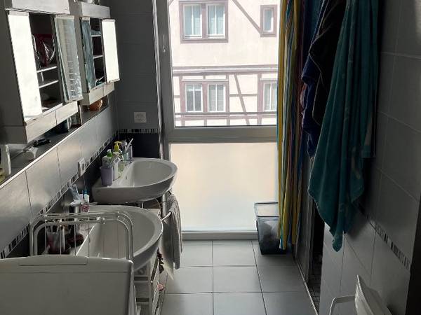 Colocation / Appartement 6 pièces de 70 m², Strasbourg, Rue des Bains / Photo 4