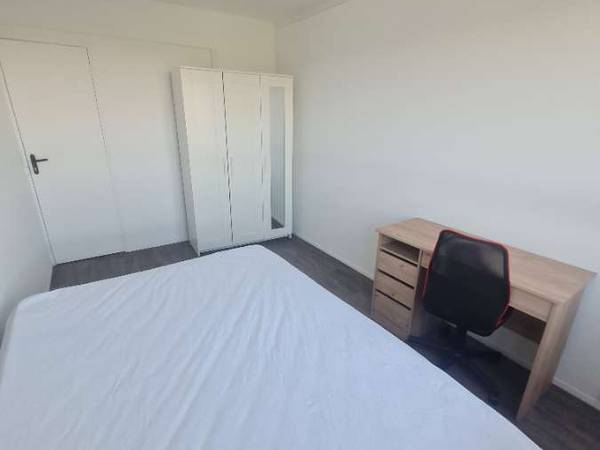 Colocation / Appartement 6 pièces de 94 m², Bron, Rue du Parc / Photo 5