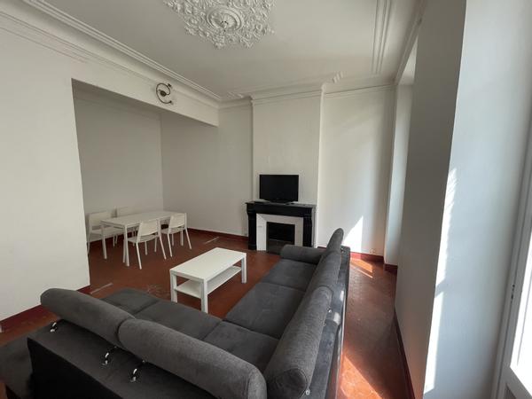 Colocation / Appartement 4 pièces de 82 m², Toulon, Rue Mirabeau / Photo 2