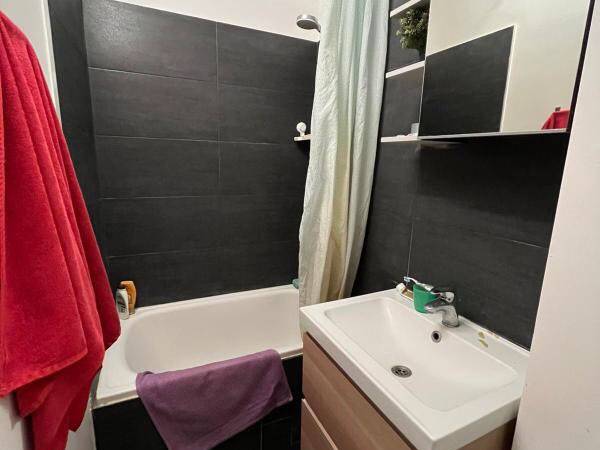 Colocation / Appartement 2 pièces de 40 m², Paris, Rue Servan / Photo 2