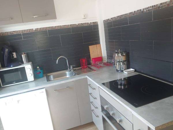 Colocation / Appartement 4 pièces de 80 m², Marseille, Rue Francis de Pressense / Photo 2